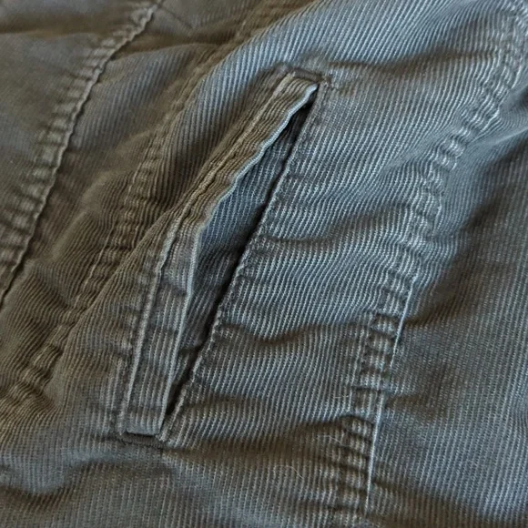 Levi's Sherpa Trucker Jacket - Picture 14 of 16